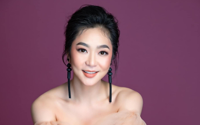 Hà Thanh Xuân diện váy trễ vai, khoe nhan sắc hậu chia tay vua cá koi Ảnh 2