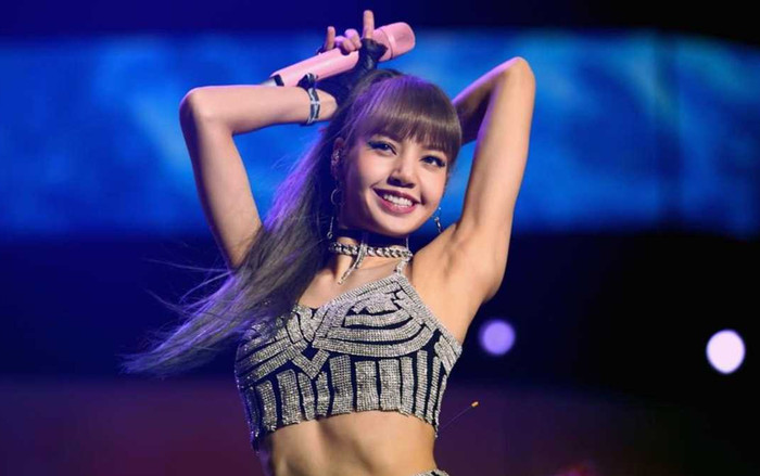 YG chính thức lên tiếng về tình trạng hợp đồng với Lisa Ảnh 2