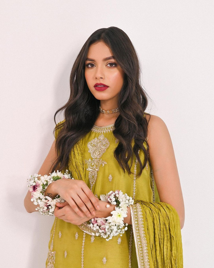 Được biết, Tân Hoa hậu Hoàn vũ Pakistan là người ủng hộ giáo dục và nhân quyền phụ nữ. Cô có mong muốn trở thành hình mẫu đại diện cho sự thay đổi tích cực ở Pakistan.&nbsp;