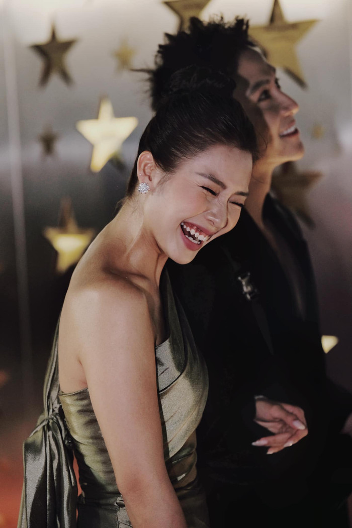 Không còn giữ khoảng cách, Thanh Sơn - Khả Ngân liên tục có màn chemistry đầy ngọt ngào khiến dân tình đẩy thuyền không ngớt.