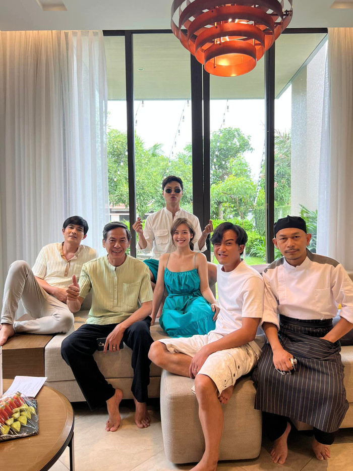 Gia Đình Mình Vui Bất Thình Lình vừa hết, Khả Ngân - Thanh Sơn công khai tình tứ Ảnh 8