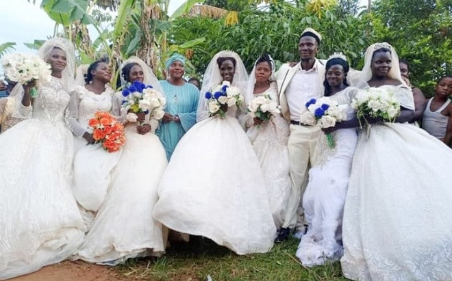 Chú rể cưới cùng lúc 7 người vợ, ngỡ ngàng trước danh tính của 2 cô dâu Ảnh 2