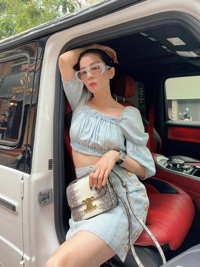 Để có vóc dáng gợi cảm, Lệ Quyên đã duy trì lối sống lành mạnh trong một thời gian dài