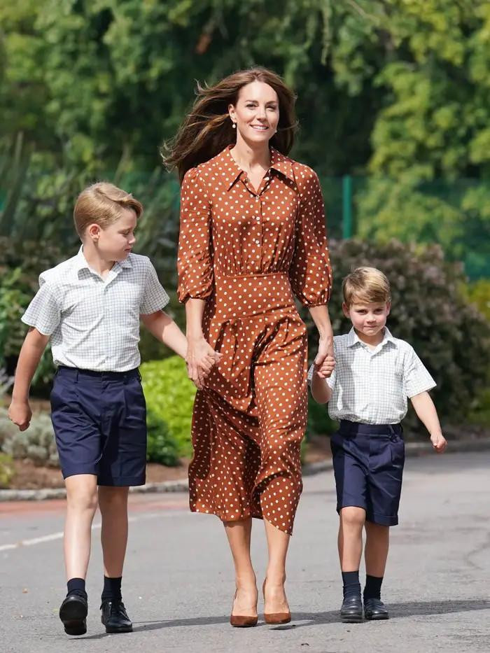 Phong cách mùa thu giản dị và thanh lịch của Kate Middleton Ảnh 17