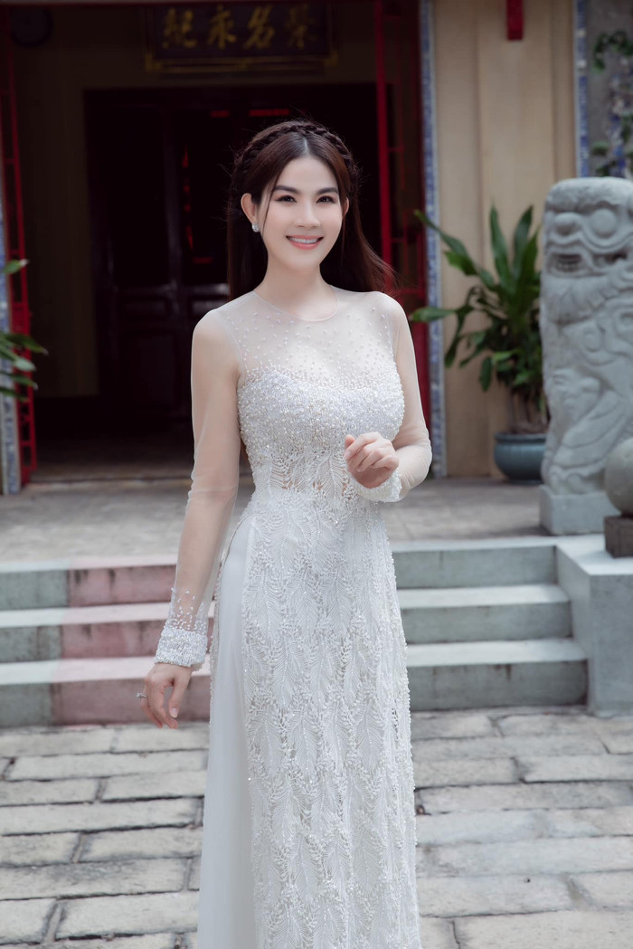 Song song với việc thực hiện kế hoạch có con, Kha Ly vẫn làm việc chăm chỉ