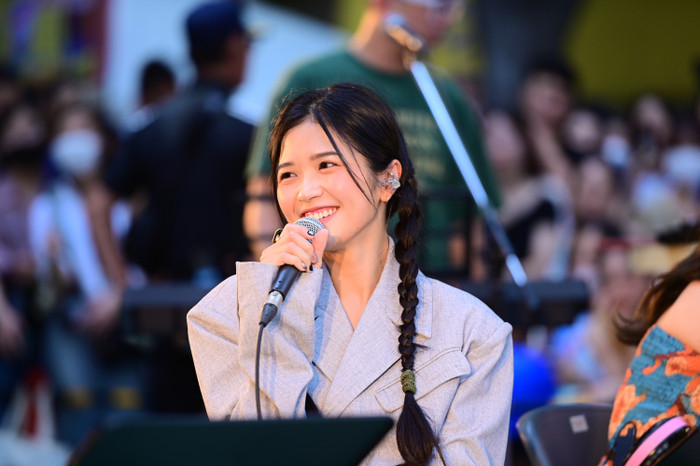 Mỗi khi nhắc tới Suni Hạ Linh, khán giả sẽ nhớ ngay đến hình ảnh một cô gái với vẻ đẹp trong sáng, ngọt ngào cùng với chất giọng tình cảm và tự sự. 