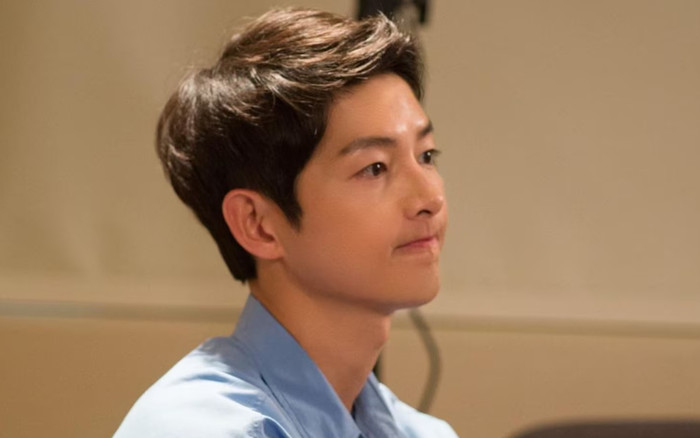 Song Joong Ki lộ diện với vẻ ngoài phờ phạc, biết lý do ai cũng thương Ảnh 2
