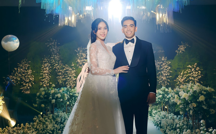 Phương Anh ẵm trọn điểm tuyệt đối khi có hành động tinh tế với ông xã tại hôn lễ Ảnh 2