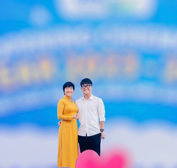 Quý tử nhà NSND Công Lý nhận xét về mẹ, phong thái chuẩn gen hài của 'cô Đẩu' Ảnh 1