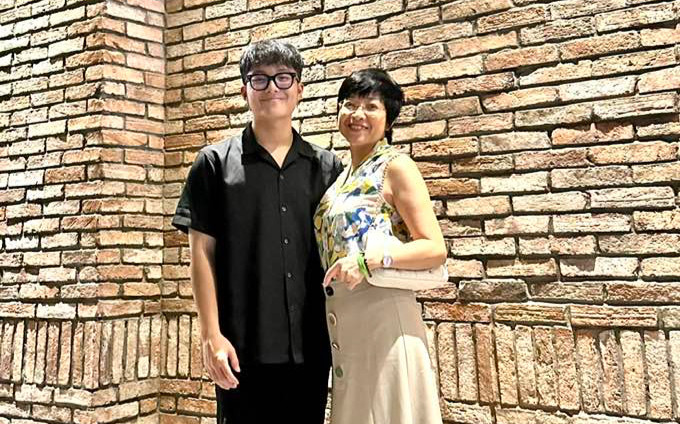 Quý tử nhà NSND Công Lý nhận xét về mẹ, phong thái chuẩn gen hài của 'cô Đẩu' Ảnh 2