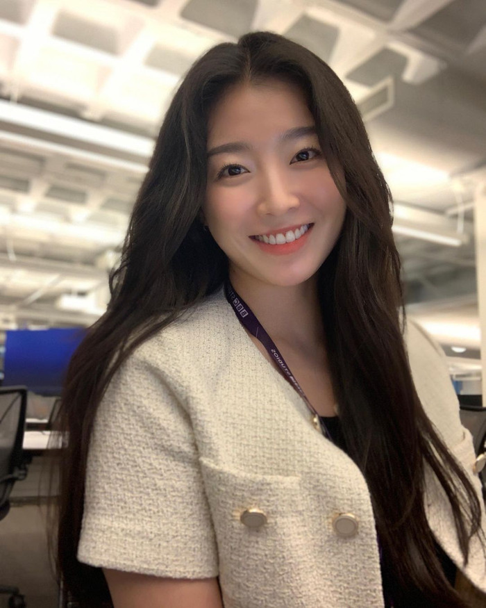 Làn da căng mịn, không tì vết ở tuổi U30 cũng là một trong những yếu tố giúp người đẹp ghi điểm với người hâm mộ.