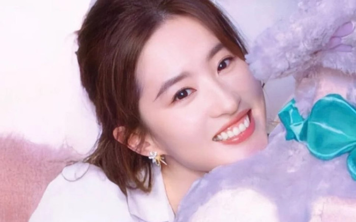 Cận cảnh nhan sắc Lưu Diệc Phi ở hậu trường phim mới, liệu có đẹp như lời đồn Ảnh 2