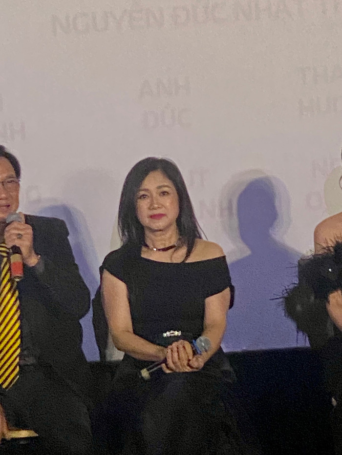 Trong phim NSND Thu Hà vào vai bà mẹ có 4 đứa con đều gặp vấn đề trong hôn nhân. 