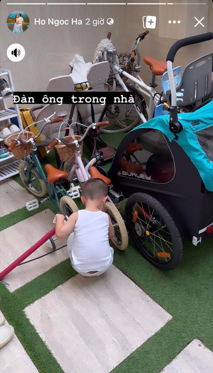 Leon thuần thục bơm xe đạp. (Ảnh chụp màn hình)