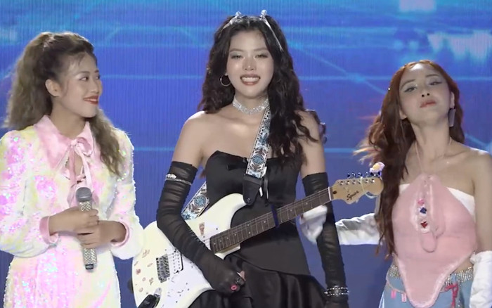 Thanh Thảo Vietnam Idol rơi nước mắt trước hàng nghìn khán giả Ảnh 2