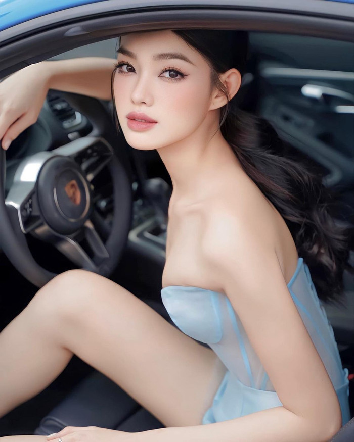 Vẻ đẹp ngọt ngào của Bé Quyên được đánh giá cao và phù hợp với tiêu chí Hoa hậu Việt Nam. Tuy nhiên, khả năng ứng xử của người đẹp lại là trở ngại lớn của cô. Mỹ nhân người Bến Tre khá tự ti, ấp úng khi 'cầm mic' để nói trước đám đông. Do đó, nhiều người cho rằng đây là lý do khiến người đẹp hai lần không chạm được vương miện. 