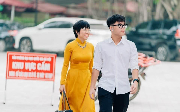 MC Thảo Vân đăng ảnh cùng quý tử, dân tình nô nức 'apply' làm con dâu Ảnh 2