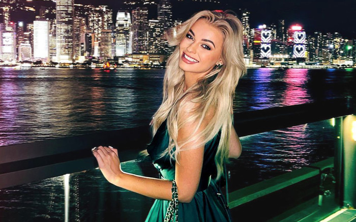 Diện váy ngắn khoe chân dài đắt giá, 'búp bê sống' MW 2022 khiến fan mê mẩn Ảnh 2