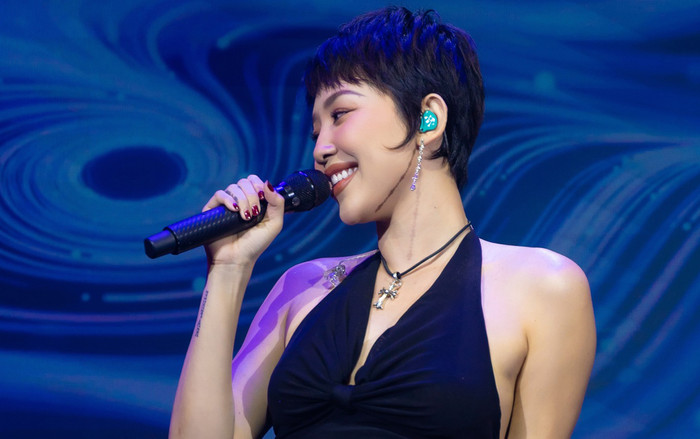 Tóc Tiên trở lại hát phòng trà sau nhiều năm, phong độ liệu có giảm sút? Ảnh 2