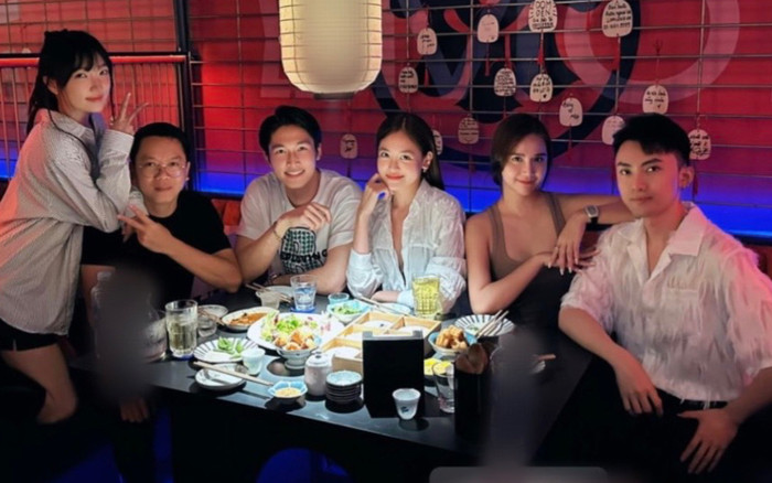 Huyền Lizzie hội ngộ Đình Tú, có hành động gây chú ý Ảnh 2