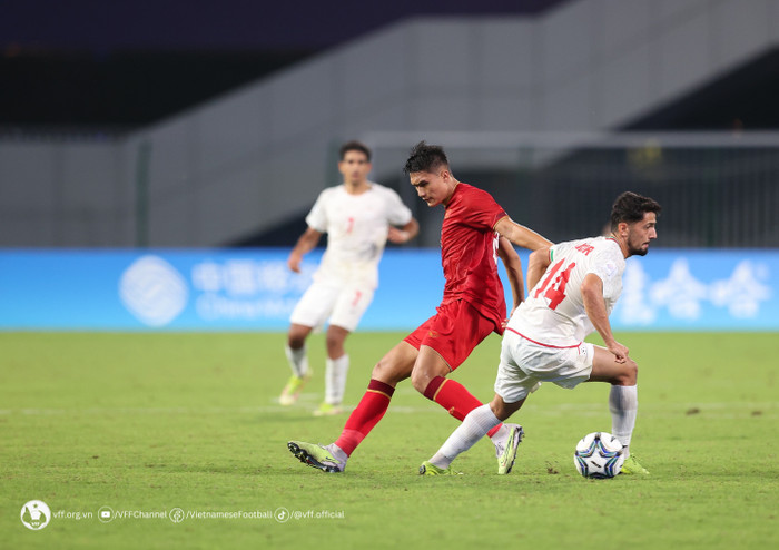 Olympic Việt Nam và Thái Lan cùng thua 0-4 ở loạt đấu thứ hai tại Asiad 19. Ảnh: VFF