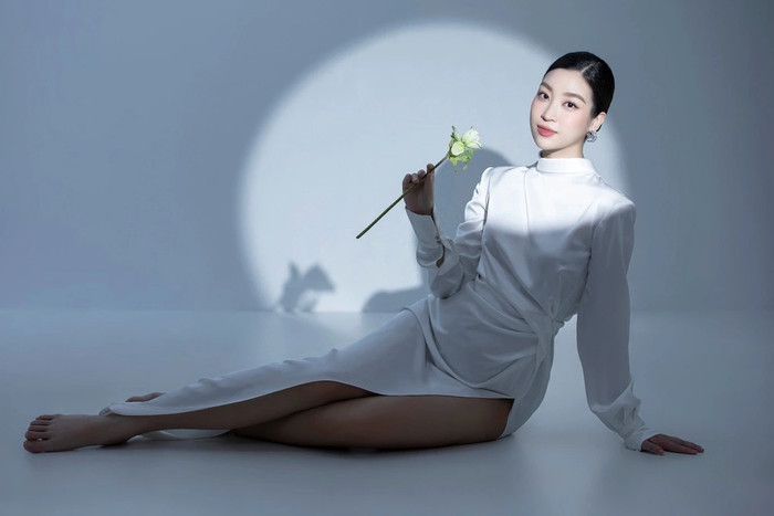 Kể từ khi mang thai đến lúc lâm bồn, nàng Hậu đều giữ kín mọi thông tin để tránh cuộc sống đời tư bị ảnh hưởng. 