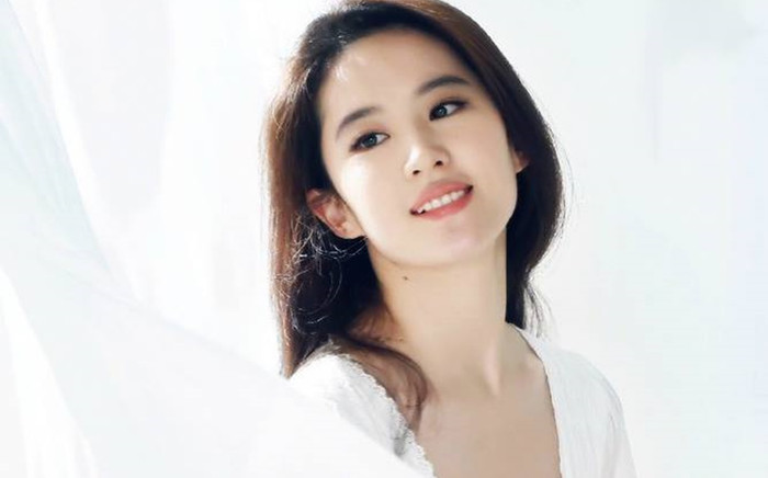 Lộ ảnh Lưu Diệc Phi thời là sinh viên Bắc Ảnh, đúng khí chất tiểu thư thế gia Ảnh 2