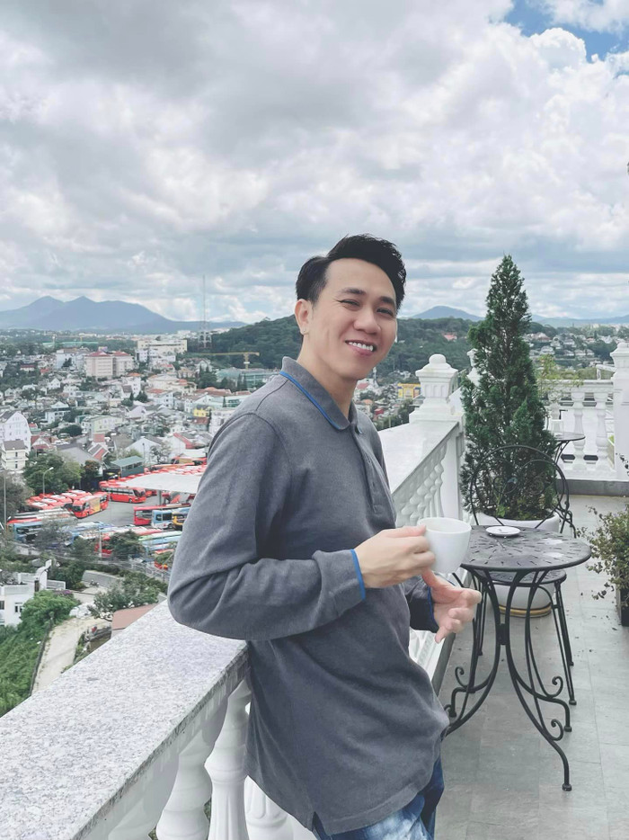 Anh Đức khá đầu tư vào việc xây dựng hình ảnh chỉn chu, thời thượng trong mắt khán giả