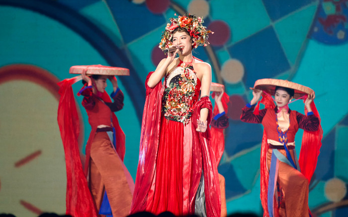 Huy Tuấn, Mỹ Tâm nức nở khen ngợi 'chị Hằng' Lamoon trong liveshow Vietnam Idol Ảnh 2