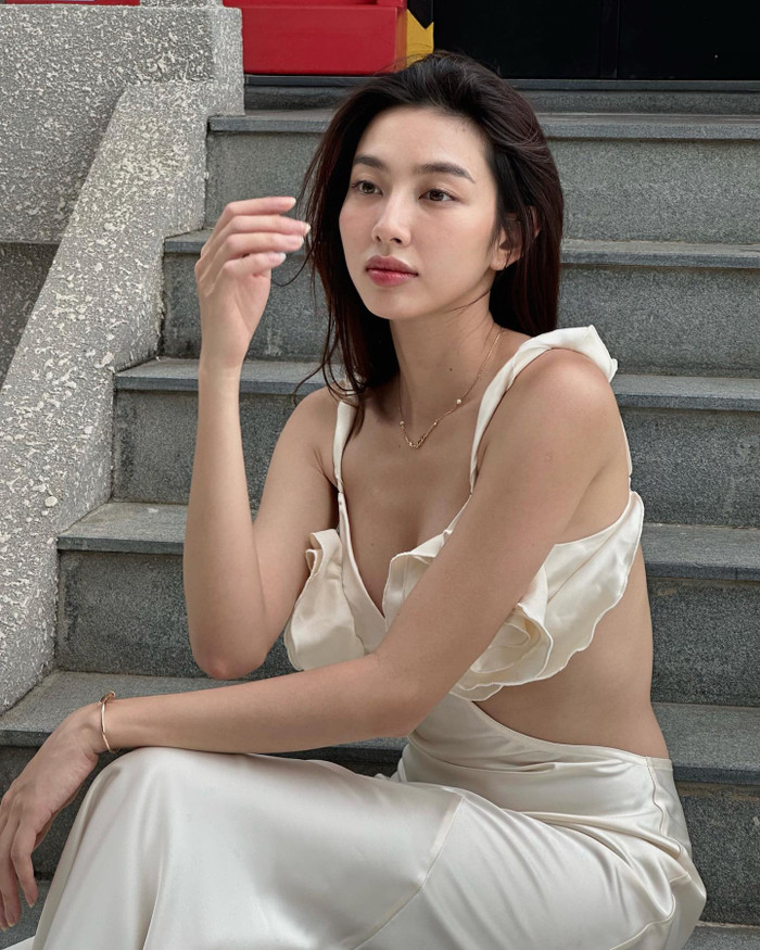 Hoa hậu Thùy Tiên vừa hoàn thành một khóa đào tạo ngắn về diễn xuất, khả năng hóa thân vào nhân vật của nàng hậu được nhiều khán giả công nhận