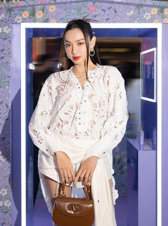 Mỗi khi Hoa hậu Thùy Tiên xuất hiện ở chốn đông người, dân tình đều không ngừng xuýt xoa bởi phong cách thời trang của cô nàng