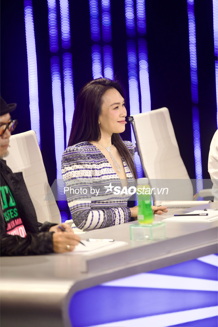 Nụ cười rạng rỡ của Mỹ Tâm khiến dân tình không thể rời mắt