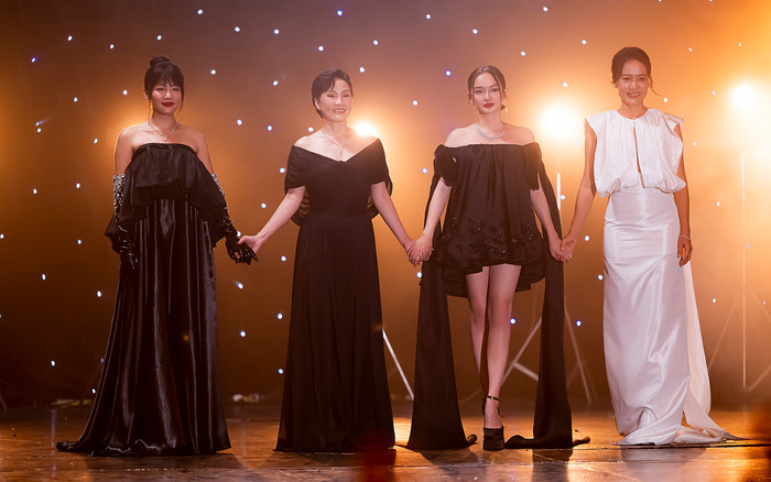 Văn Mai Hương chi tiền khủng mời toàn 'minh tinh' đóng MV mới? Ảnh 2