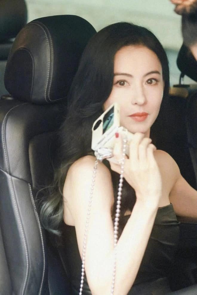 Gương mặt khiến nhiều người ao ước của Trương Bá Chi.