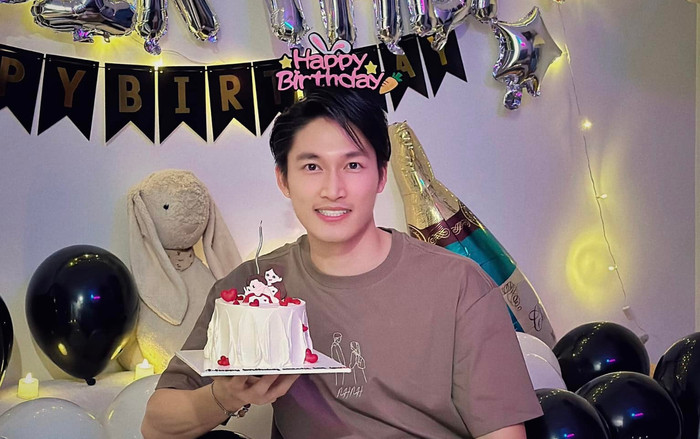 Đình Tú 'lẻ bóng' đón sinh nhật lần thứ 31, visual ngày càng tươi trẻ Ảnh 2