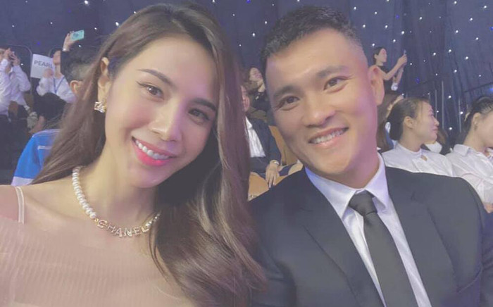 Thủy Tiên tỏ rõ thái độ chuyện bị gọi nhầm tên là 'Công Viên Thuỷ Tinh' tại toà Ảnh 2