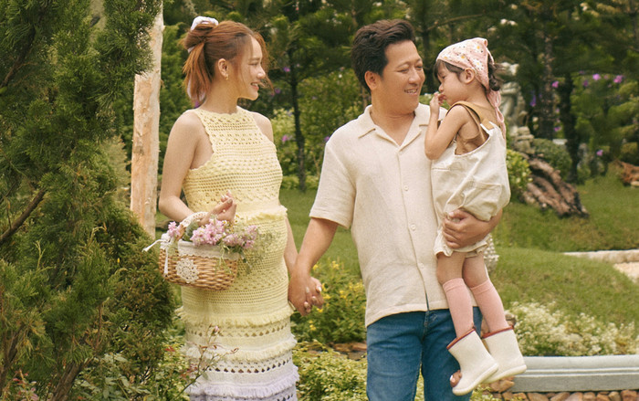 Trường Giang, Nhã Phương tung ảnh kỉ niệm 5 năm ngày cưới, con gái chiếm sóng Ảnh 2