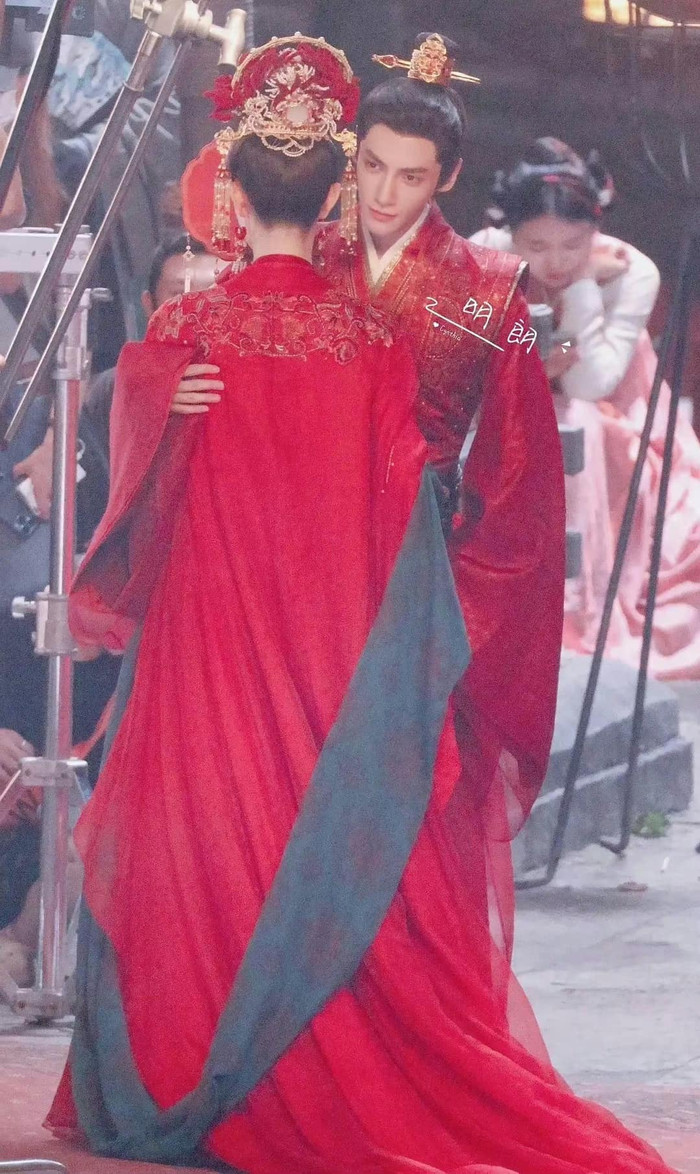 La Vân Hi bất ngờ tiết lộ ảnh cưới, cô dâu có nhan sắc đẹp hơn cả Bạch Lộc Ảnh 4