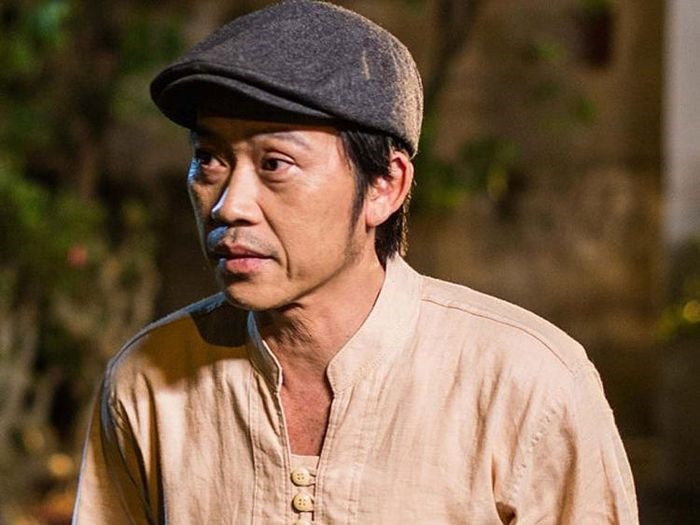 Ồn ào của nam danh hài xuất hiện vào tháng 5/2021 khi Hoài Linh bị doanh nhân Phương Hằng đặt nghi vấn về số tiền từ thiện cho người dân miền Trung.