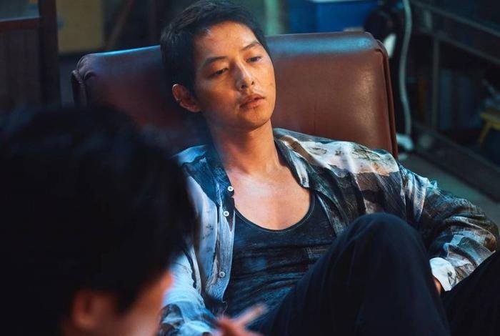 Song Joong Ki bức xúc vì vợ ngoại quốc bị xuyên tạc về quá khứ Ảnh 1