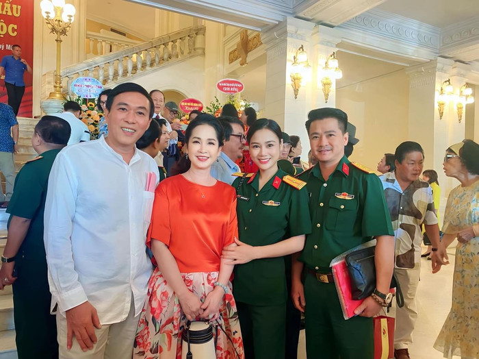 Vợ chồng nghệ sĩ Lan Hương - Đỗ Kỷ.