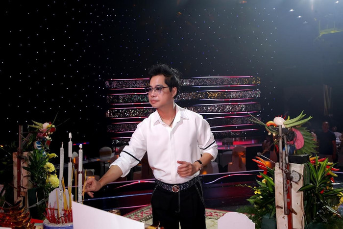 Danh ca Ngọc Sơn.