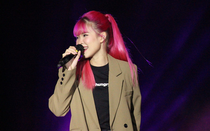 Khởi My gặp sự cố khi hát lại ca khúc đình đám trong sự nghiệp Ảnh 2