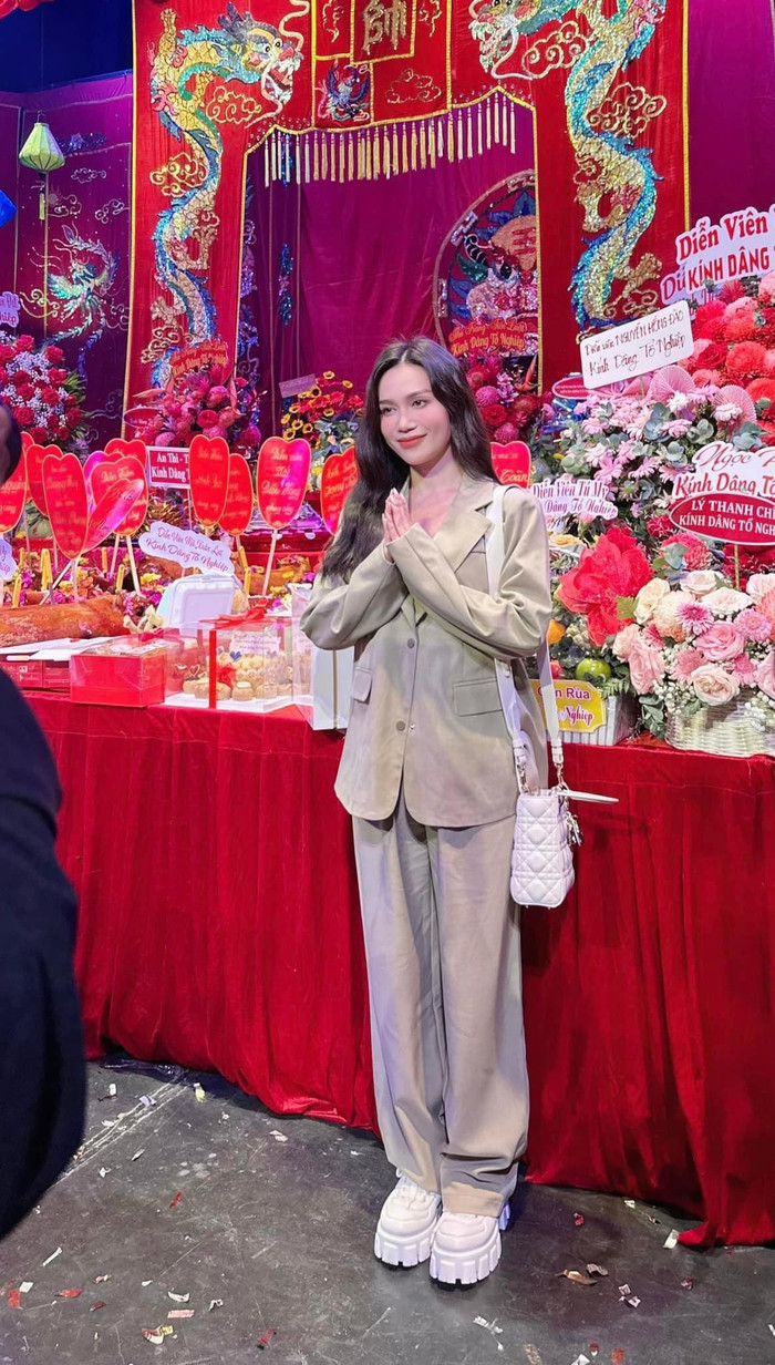 Sĩ Thanh xuất hiện trong ngày Lễ giỗ Tổ nghề.