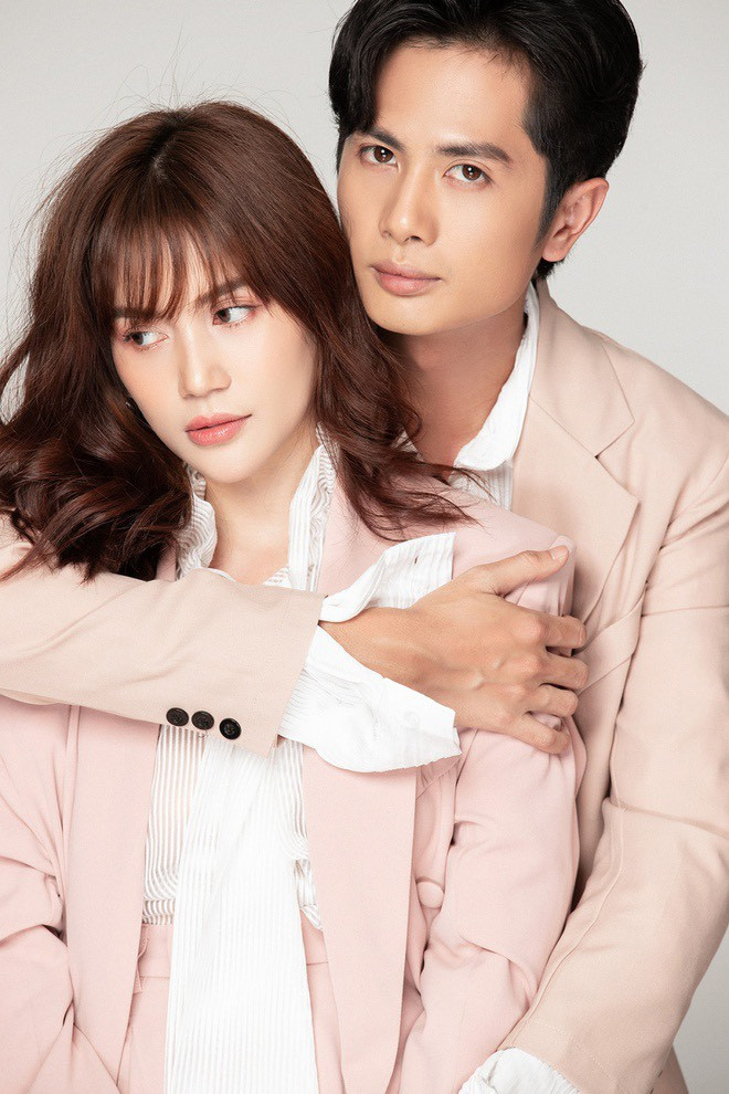 Cả hai từng là một cặp đôi đã vượt qua khá nhiều sự bàn tán từ dư luận để quyết định công khai trong một mối quan hệ.