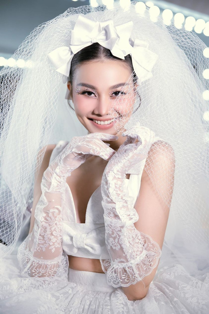 Vừa qua, cô đã nhận lời cầu hôn của bạn trai.