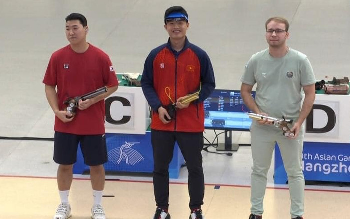 HLV Park Hang Seo chúc mừng Việt Nam có HCV đầu tiên ở Asiad 19 Ảnh 2