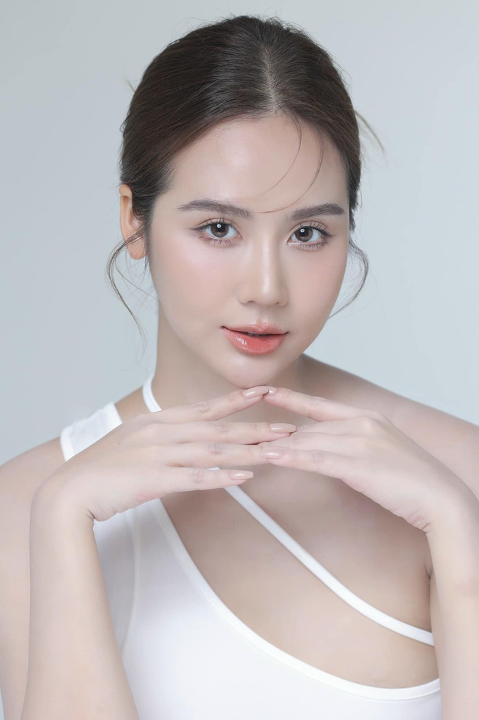 Sau cuộc hôn nhân không trọn vẹn, Huyền Lizzie luôn cho khán giả thấy một hình ảnh bà mẹ đơn thân độc lập, hạnh phúc bên con làm những điều mình thích với cuộc sống đủ đầy. 