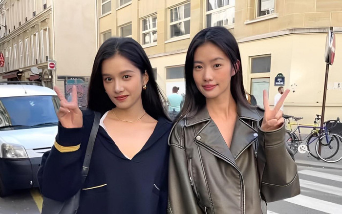 Mỹ nhân hạng A bị chê nhan sắc tầm thường khi chụp ảnh với fan Ảnh 2