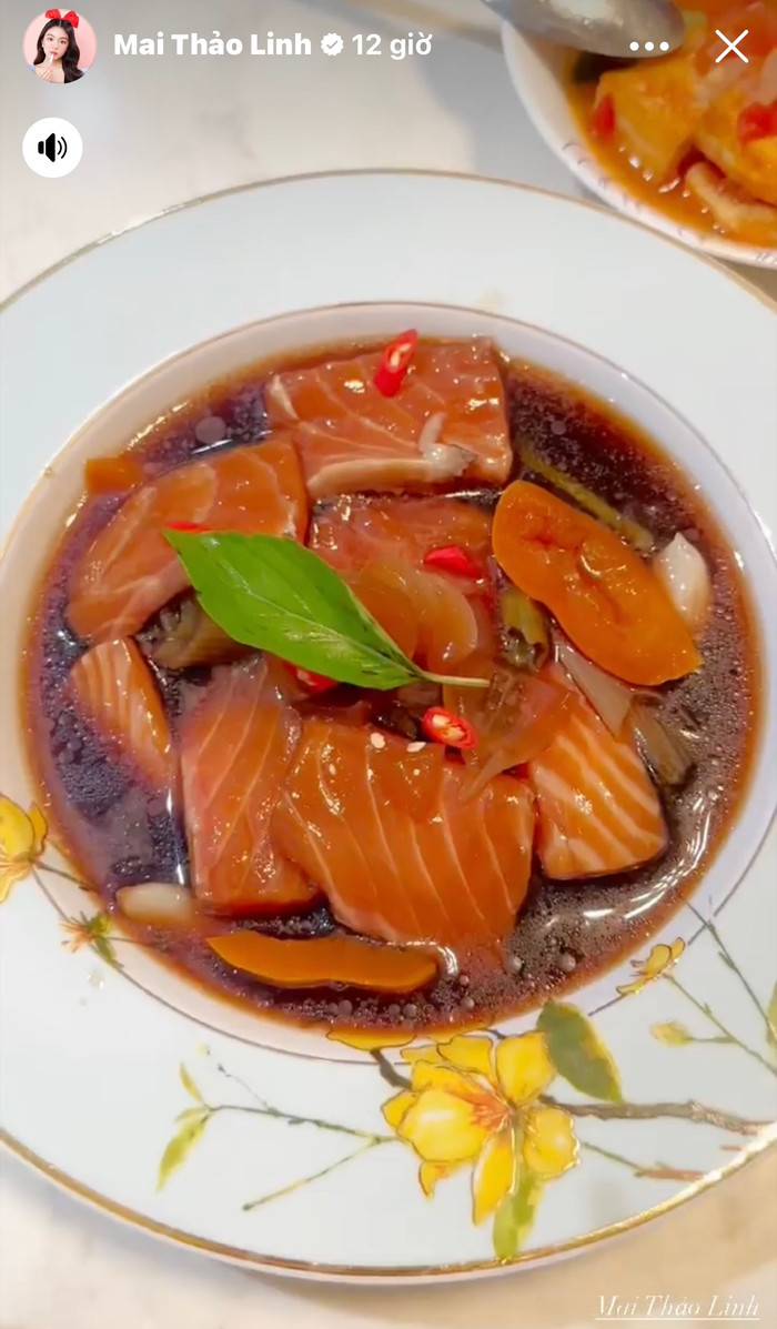 Lọ Lem nhà MC Quyền Linh trổ tài nấu ăn đảm đang, bày biện cực khéo.